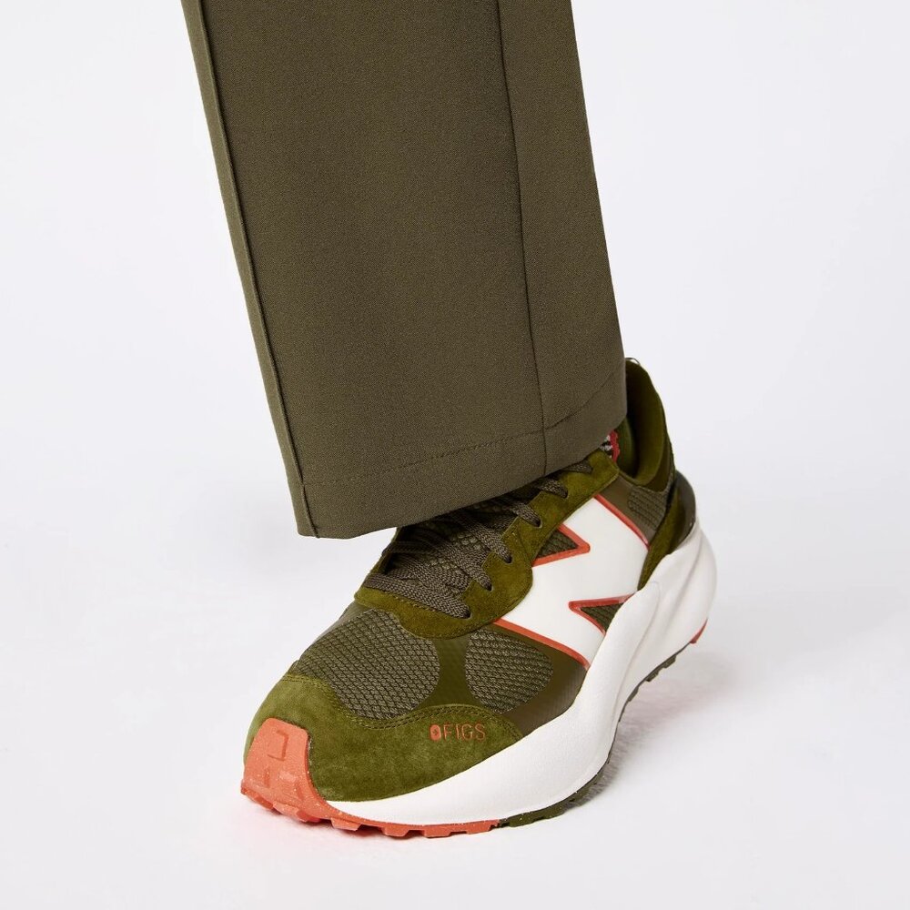 FIGS | New Balance 3447 GORE-TEX®